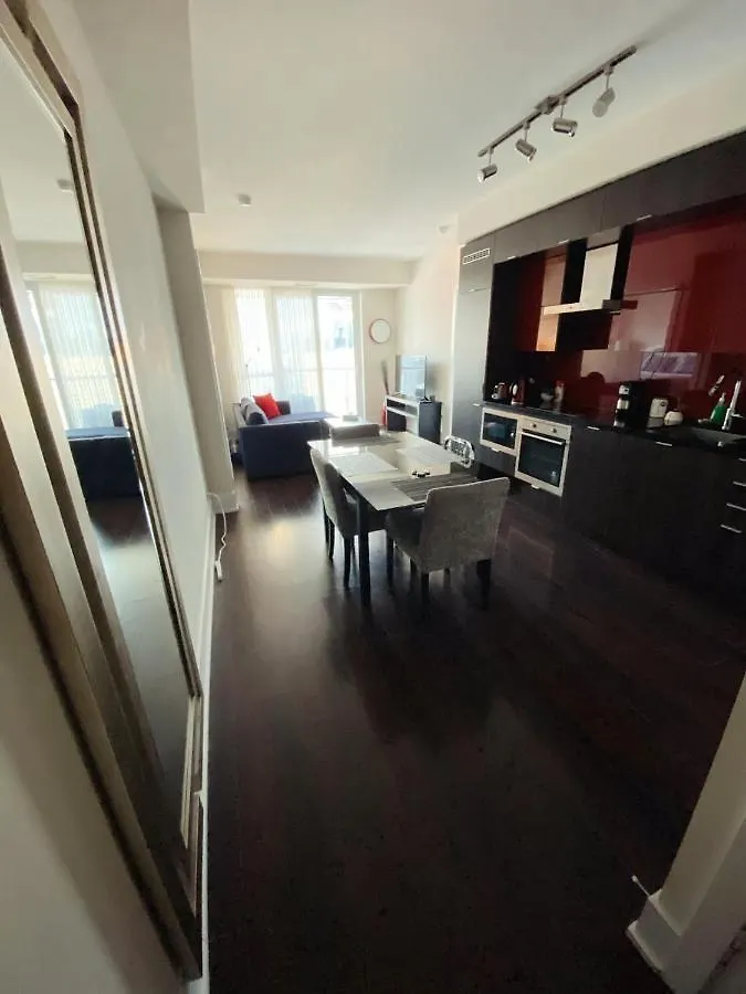 Luxury Condo On Cn Tower Toronto